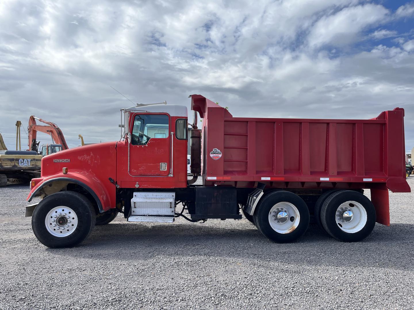 ./imagenes/INVOICE/2019/17631/CAMION DOMPE KENWORTH  (12).JPG